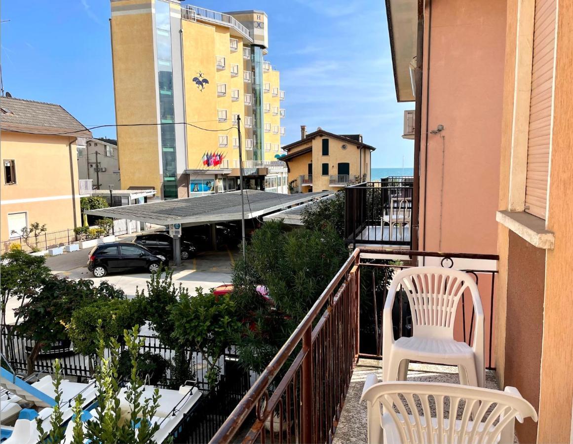 Appartamento Palma Carraro Immobiliare Jesolo - Family Apartments Bagian luar foto